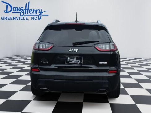 Used 2020 Jeep Cherokee Latitude Plus w/ Cold Weather Group AWD/4WD image 4