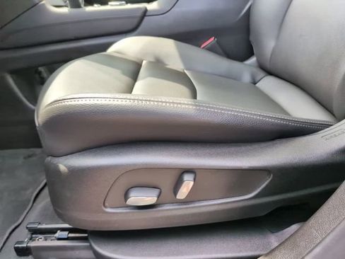 Used 2023 Cadillac XT6 Luxury AWD/4WD image 17