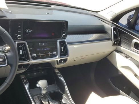 Certified 2023 Kia Sorento S image 12