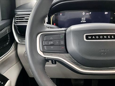 Used 2022 Jeep Wagoneer Series III w/ Premium Group I image 23