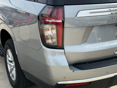 Used 2024 Chevrolet Suburban LT image 13