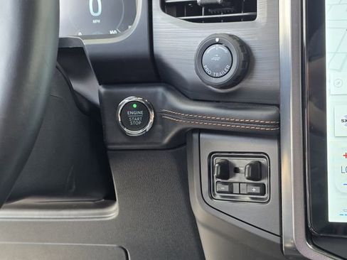 Used 2024 Ford Expedition Platinum image 25