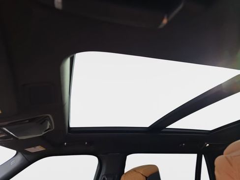 Used 2021 Land Rover Range Rover Autobiography Fifty Edition image 32