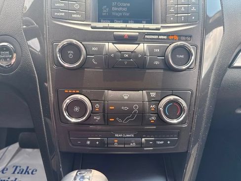 Used 2019 Ford Explorer XLT AWD/4WD image 29