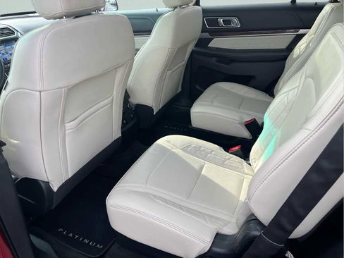 Used 2017 Ford Explorer Platinum image 28