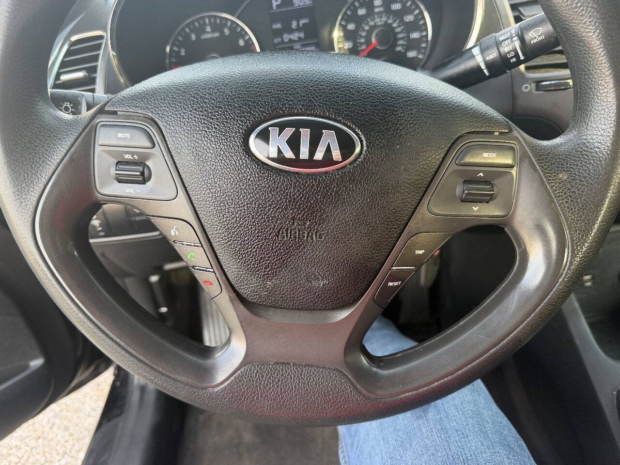 Used 2017 Kia Forte LX FWD image 12