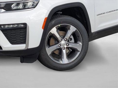 New 2026 Jeep Grand Cherokee Limited image 10