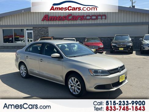 Used 2014 Volkswagen Jetta SE FWD image 1