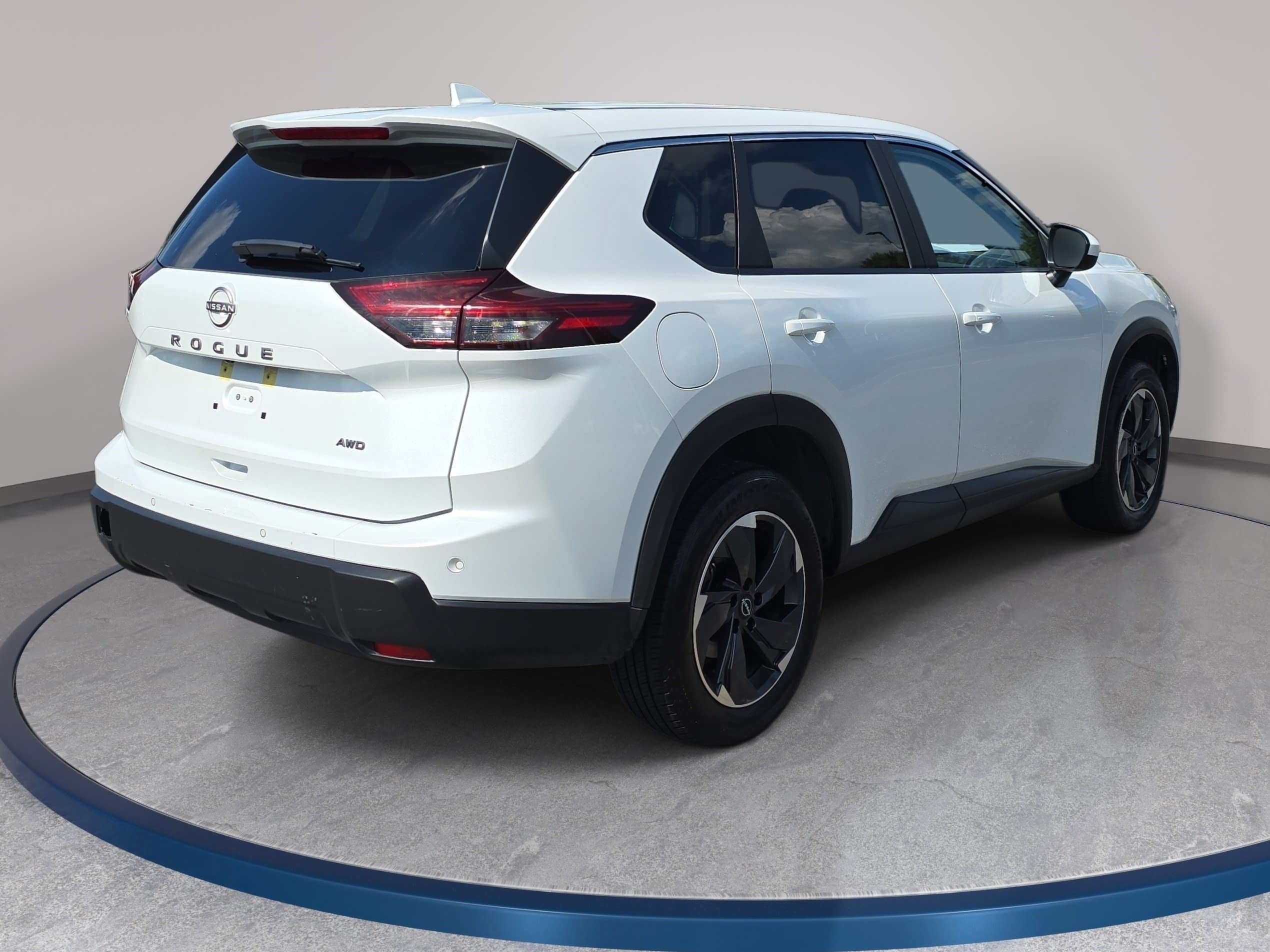 Used 2025 Nissan Rogue SV AWD/4WD image 5