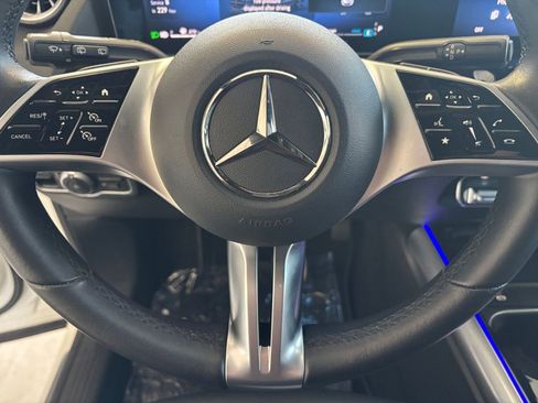 Used 2025 Mercedes-Benz GLA 250 4MATIC image 29