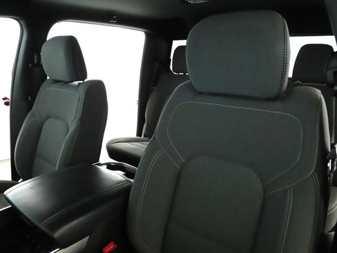 Used 2022 RAM 1500 Big Horn AWD/4WD image 4