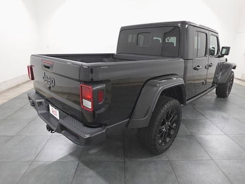 Used 2024 Jeep Gladiator Sport image 4