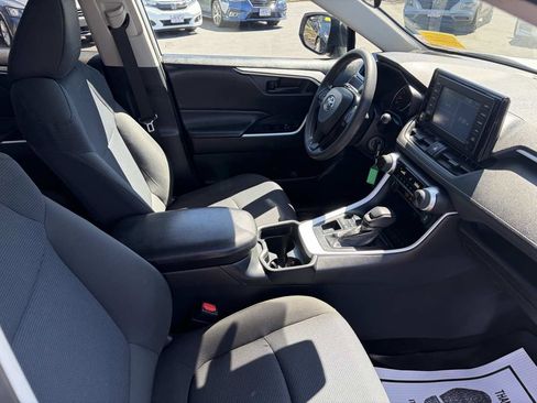 Used 2019 Toyota RAV4 LE AWD/4WD image 26