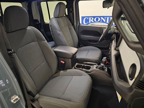 New 2026 Jeep Gladiator Sport image 30