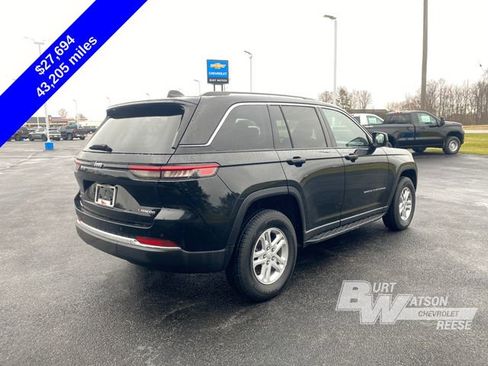 Used 2023 Jeep Grand Cherokee Laredo image 7