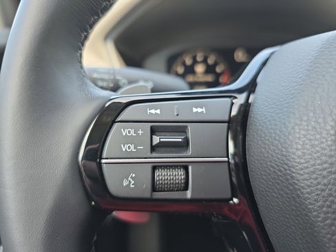 Certified 2025 Acura ADX FWD image 17