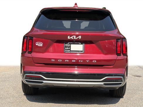 Used 2022 Kia Sorento S FWD image 24