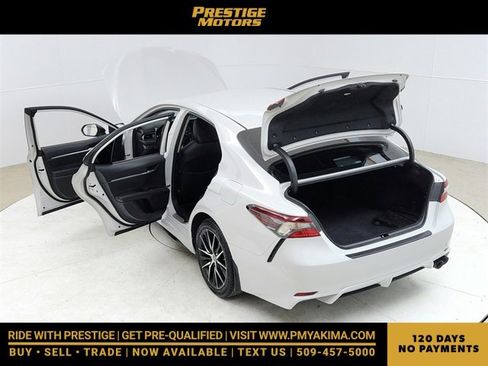 Used 2024 Toyota Camry SE image 23