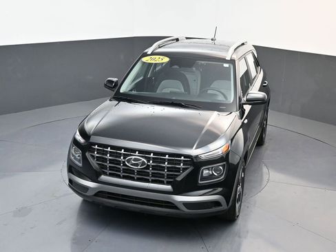 Certified 2025 Hyundai Venue SEL image 22