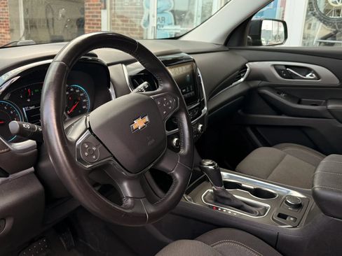 Used 2019 Chevrolet Traverse LT w/ LPO, Floor Liner Package AWD/4WD image 8