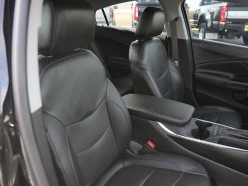 Used 2017 Chevrolet Volt Premier w/ Driver Confidence II Package image 19
