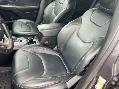 Used 2015 Jeep Cherokee Limited AWD/4WD image 17