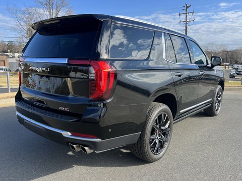 Used 2025 GMC Yukon Denali w/ Sun & Power Step Package image 9