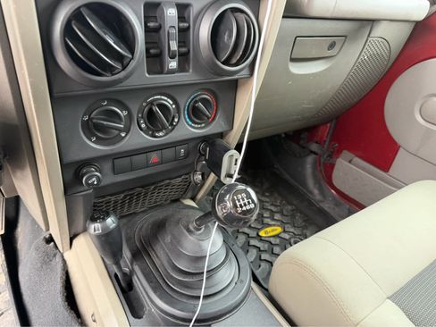 Used 2010 Jeep Wrangler Unlimited Sport image 18