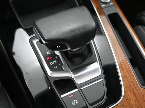 Used 2024 Audi Q5 e Premium w/ Convenience Package AWD/4WD image 34