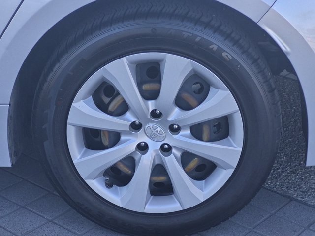 Used 2022 Toyota Corolla LE FWD image 13