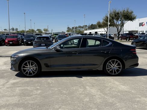 Used 2025 Genesis G70 2.5T image 9