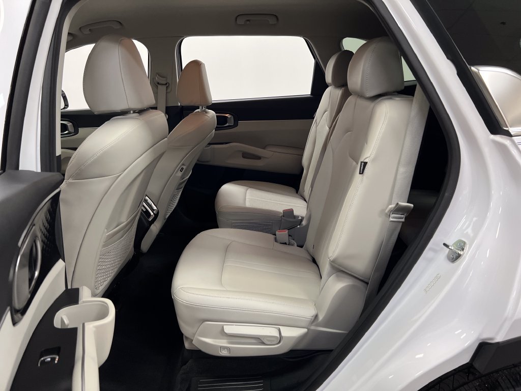 Used 2025 Kia Sorento EX FWD image 25