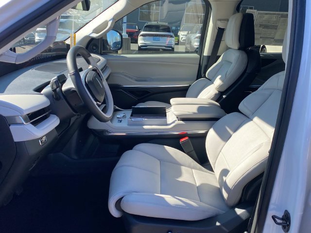 New 2026 Lincoln Navigator Reserve AWD/4WD image 10