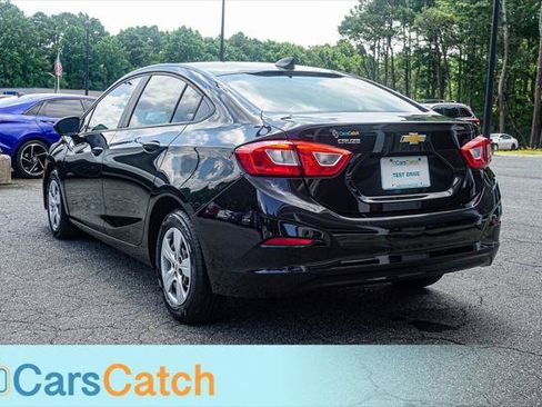 Used 2018 Chevrolet Cruze LS FWD image 13