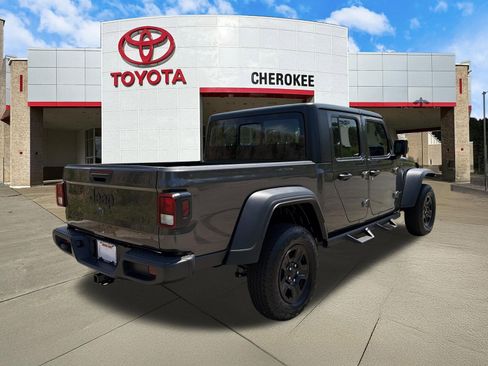 Used 2025 Jeep Gladiator Sport AWD/4WD image 5