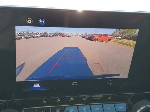 Used 2024 Chevrolet Colorado Z71 w/ Z71 Convenience Package 2 image 17