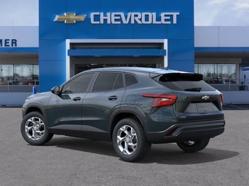 New 2026 Chevrolet Trax LS w/ LS Convenience Package FWD image 27