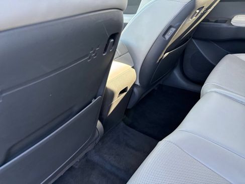 Used 2025 Hyundai Santa Fe SEL FWD image 24