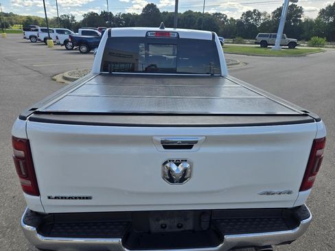 Used 2019 RAM 1500 Laramie AWD/4WD image 7
