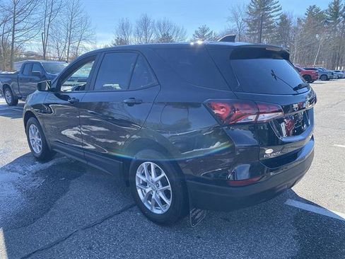 Used 2024 Chevrolet Equinox LS w/ LS Convenience Package AWD/4WD image 5