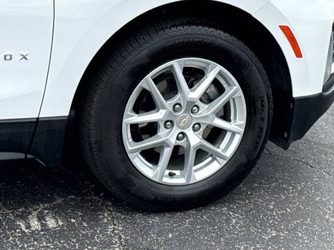 Used 2022 Chevrolet Equinox LT w/ Driver Convenience Package image 5