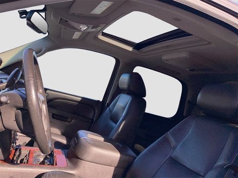 Used 2012 Chevrolet Tahoe LTZ image 33