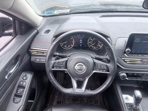 Used 2020 Nissan Altima 2.5 SR w/ Premium Package image 18