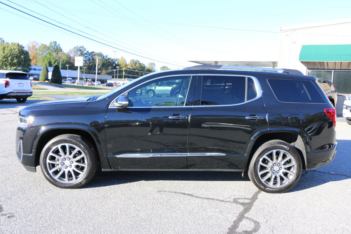 Used 2023 GMC Acadia Denali w/ Denali Ultimate Package FWD image 2