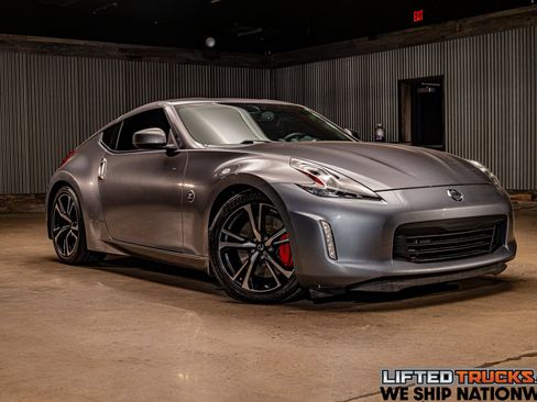 Used 2018 Nissan 370Z Coupe RWD image 1