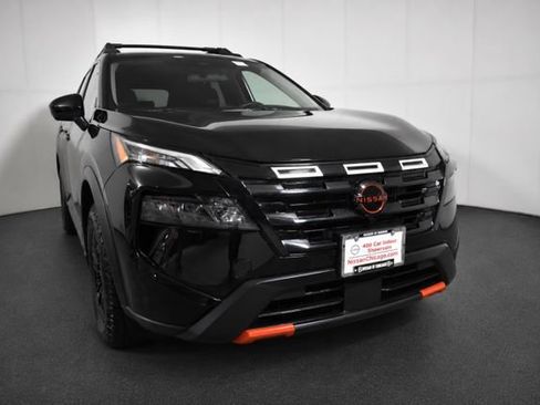Certified 2025 Nissan Rogue SV AWD/4WD image 3