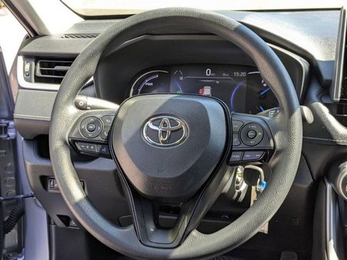 Used 2025 Toyota RAV4 LE AWD/4WD image 18