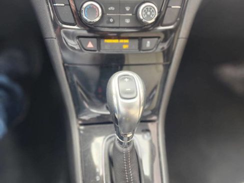 Used 2021 Buick Encore Preferred w/ Safety Package image 18