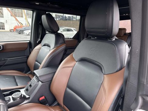 Used 2024 Ford Bronco Outer Banks w/ Sasquatch Package image 17