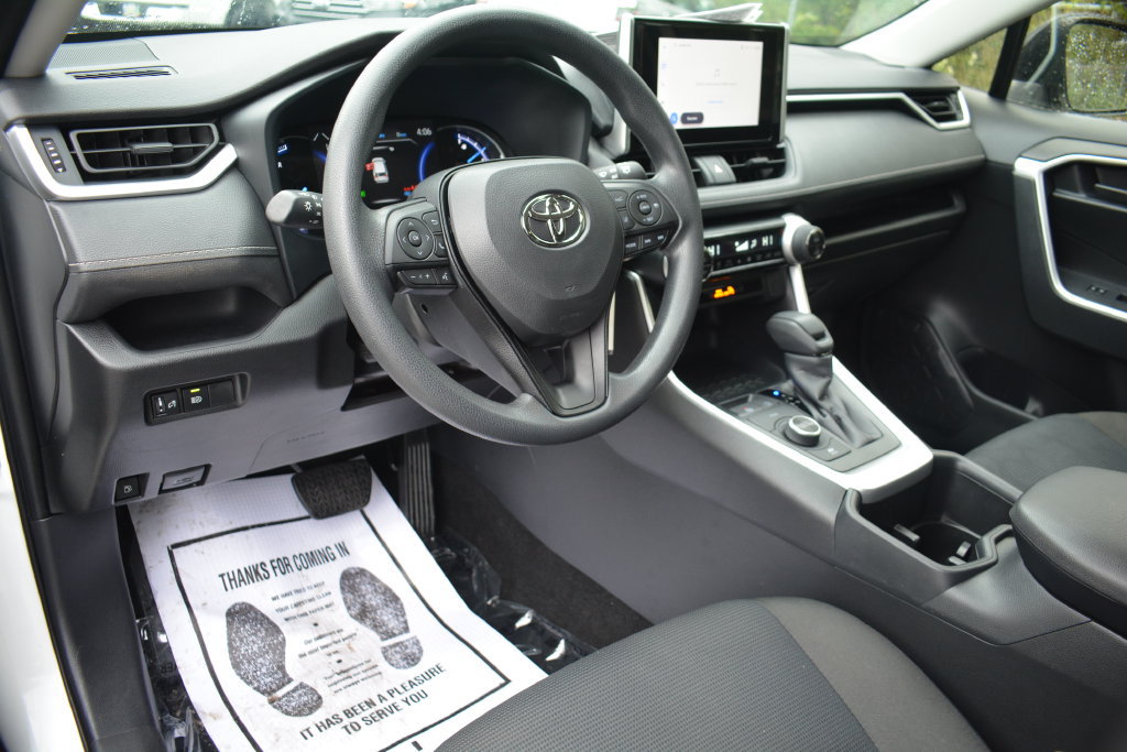 Used 2025 Toyota RAV4 LE AWD/4WD image 10